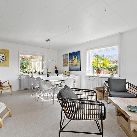 Logi I Hus Med Kunst Og Have Bed and Breakfast Vestervig Buitenkant foto