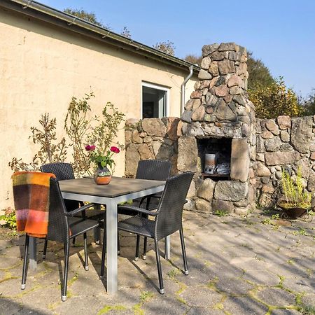 Logi I Hus Med Kunst Og Have Bed and Breakfast Vestervig Buitenkant foto