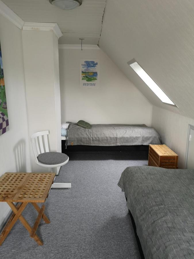 Logi I Hus Med Kunst Og Have Bed and Breakfast Vestervig Buitenkant foto